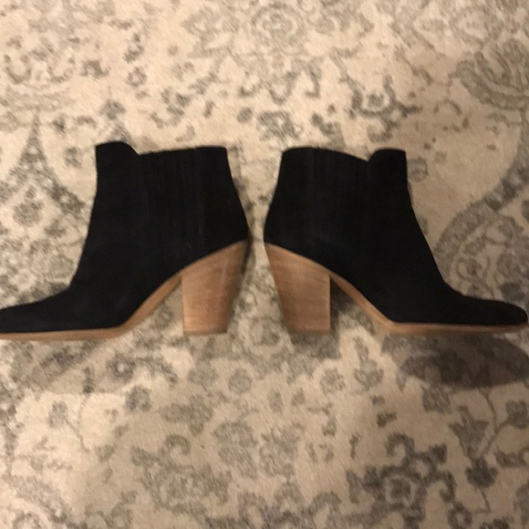 Kenneth Cole Black Booties - Picture 2 of 4